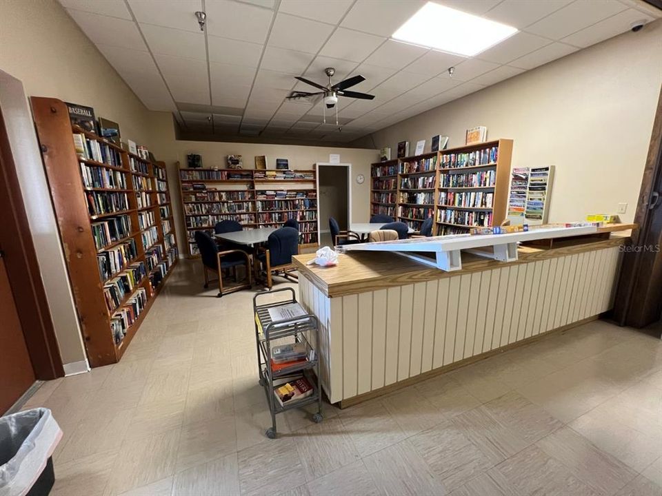 合同活跃: $175,000 (2 贝兹, 2 浴室, 1512 平方英尺)