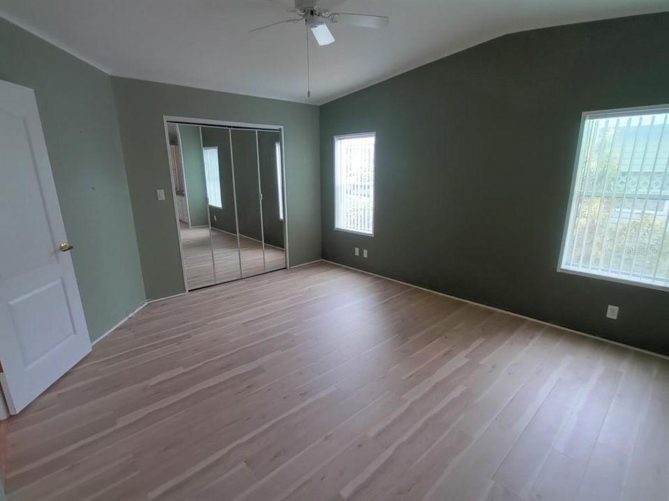 合同活跃: $175,000 (2 贝兹, 2 浴室, 1512 平方英尺)