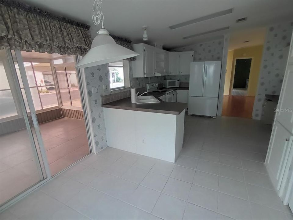 合同活跃: $175,000 (2 贝兹, 2 浴室, 1512 平方英尺)