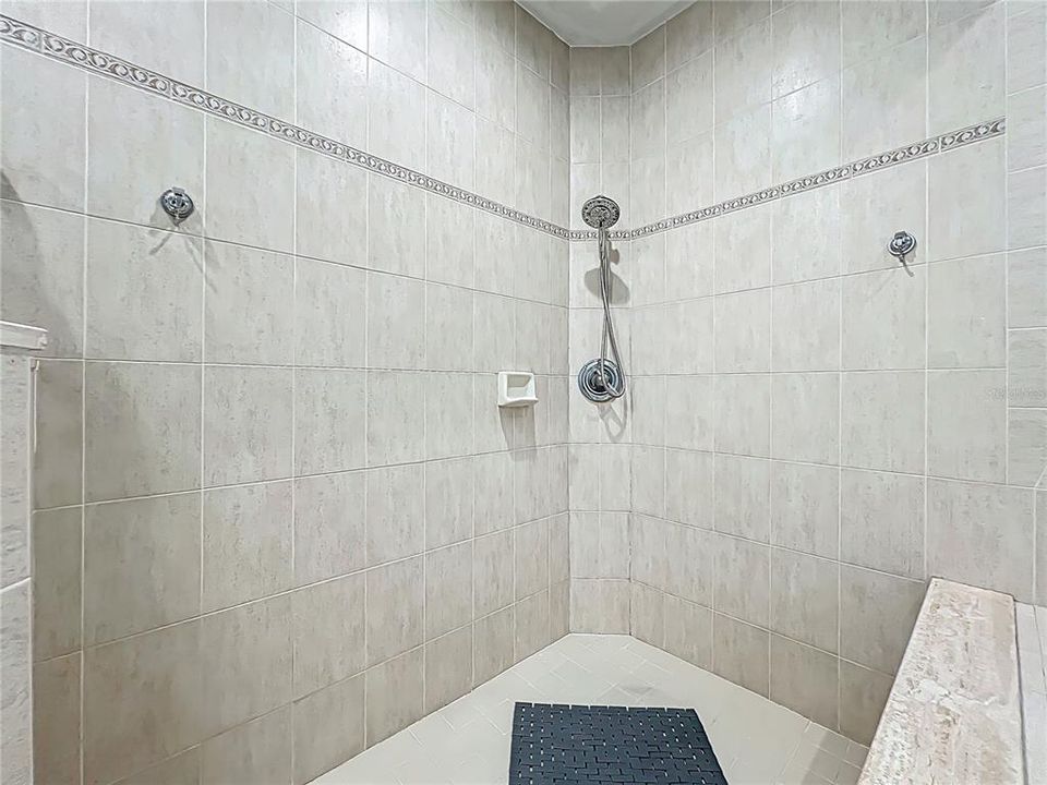 For Sale: $310,000 (2 beds, 2 baths, 1628 Square Feet)