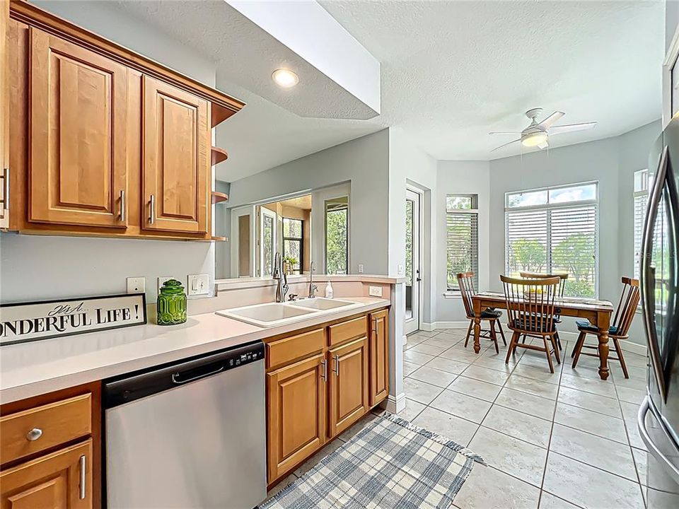 For Sale: $310,000 (2 beds, 2 baths, 1628 Square Feet)