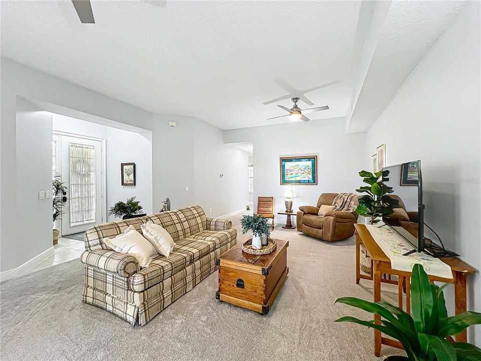 For Sale: $310,000 (2 beds, 2 baths, 1628 Square Feet)