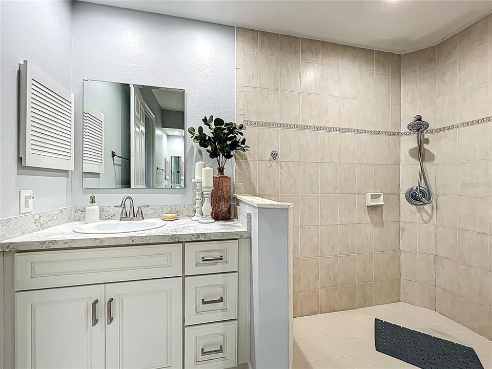 For Sale: $310,000 (2 beds, 2 baths, 1628 Square Feet)