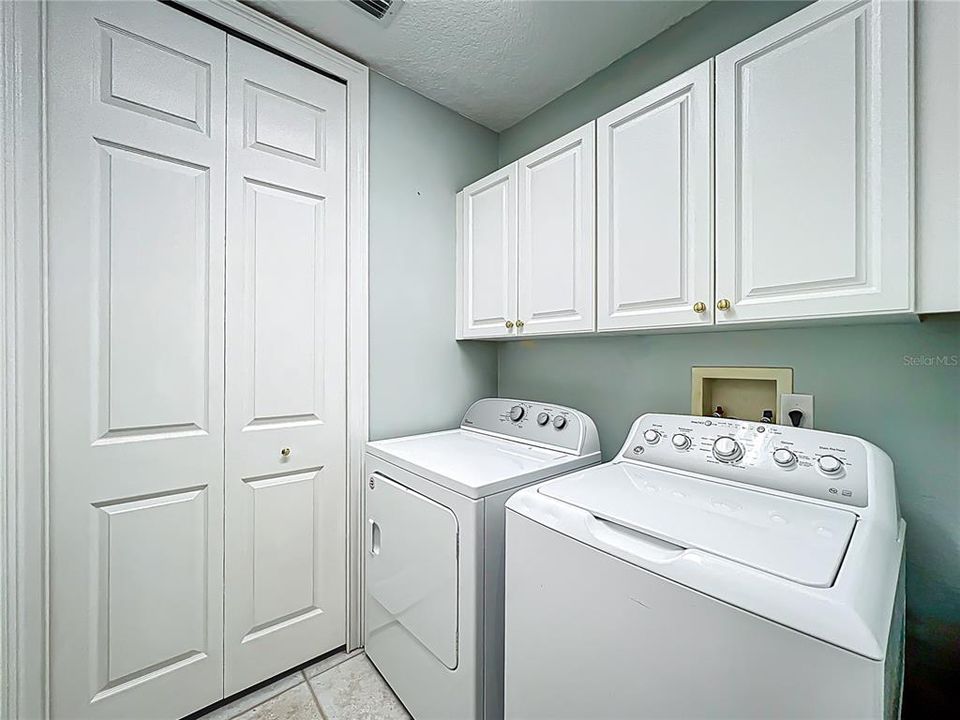 For Sale: $310,000 (2 beds, 2 baths, 1628 Square Feet)