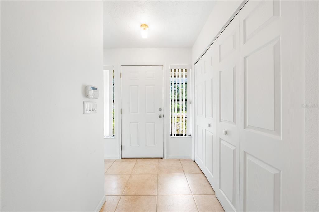 Active With Contract: $2,500 (3 beds, 2 baths, 1290 Square Feet)