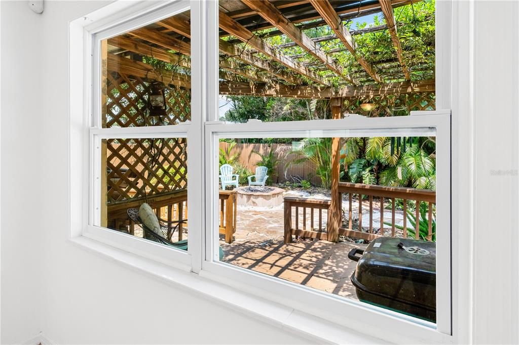 Active With Contract: $2,500 (3 beds, 2 baths, 1290 Square Feet)