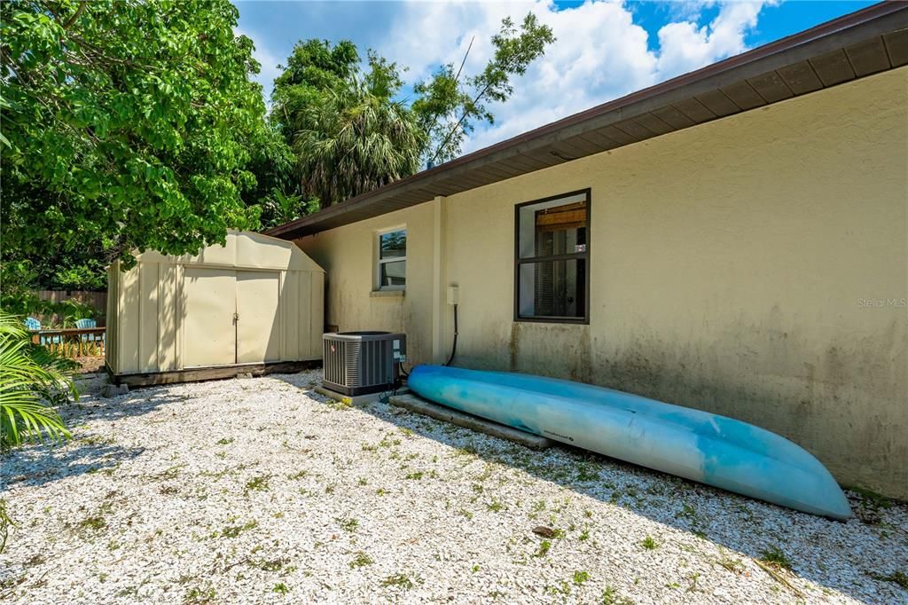 Active With Contract: $2,500 (3 beds, 2 baths, 1290 Square Feet)