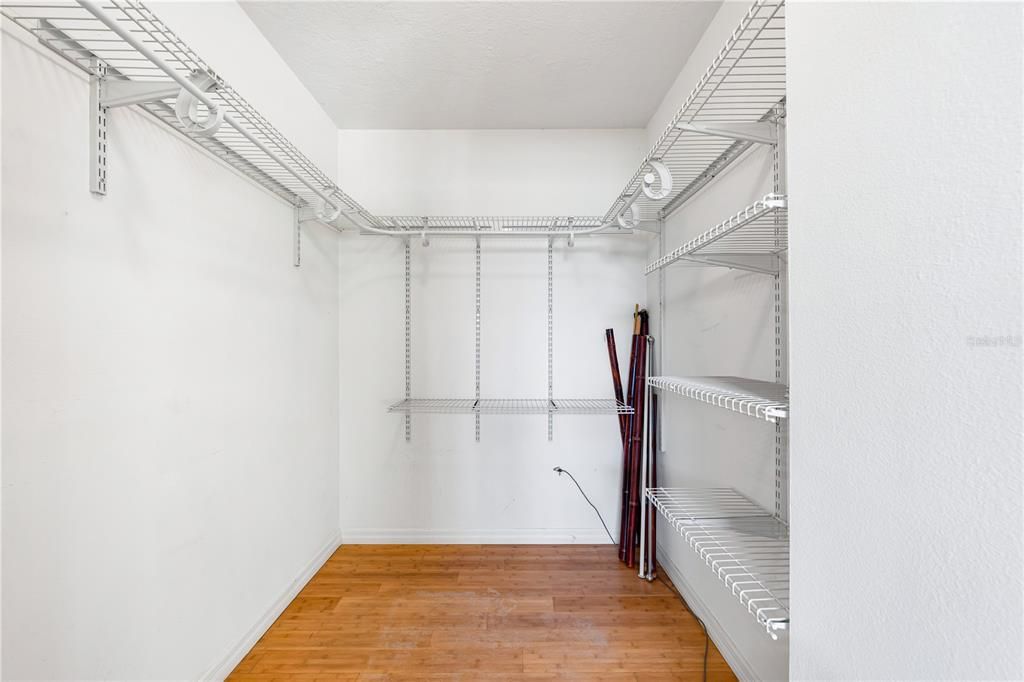 Active With Contract: $2,500 (3 beds, 2 baths, 1290 Square Feet)