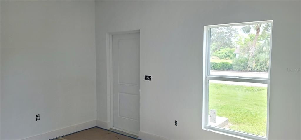 На продажу: $875,000 (6 спален, 0 ванн, 2667 Квадратных фут)