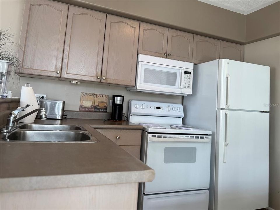 Active With Contract: $89,900 (0.10 acres)