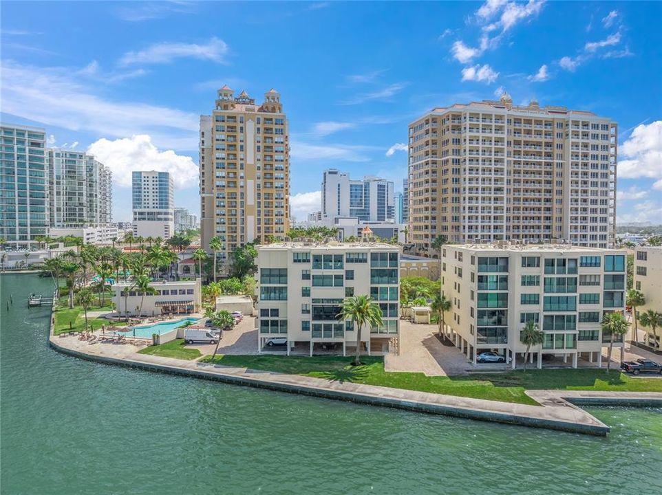 Recently Sold: $1,150,000 (2 beds, 2 baths, 1474 Square Feet)