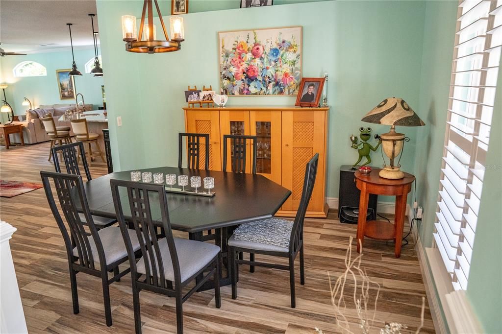 Active With Contract: $925,000 (4 beds, 3 baths, 2607 Square Feet)