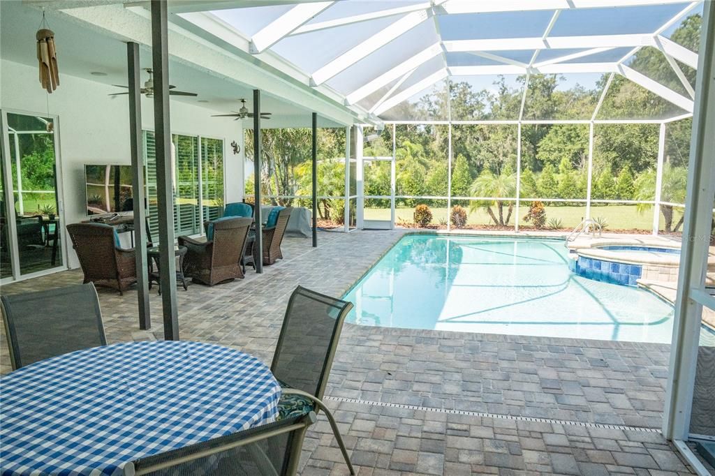 Active With Contract: $925,000 (4 beds, 3 baths, 2607 Square Feet)