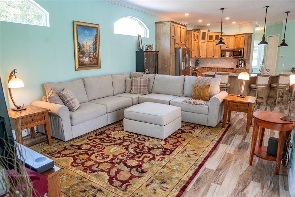 Active With Contract: $925,000 (4 beds, 3 baths, 2607 Square Feet)