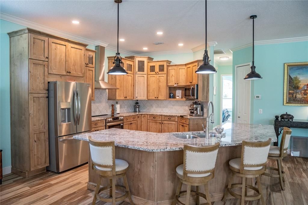 Active With Contract: $925,000 (4 beds, 3 baths, 2607 Square Feet)