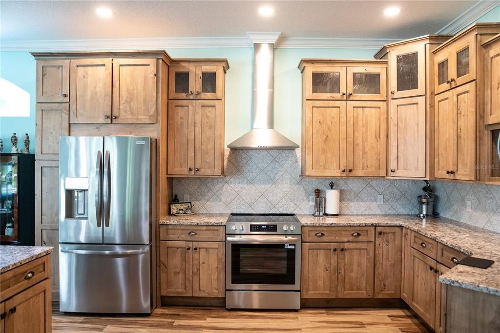 Active With Contract: $925,000 (4 beds, 3 baths, 2607 Square Feet)