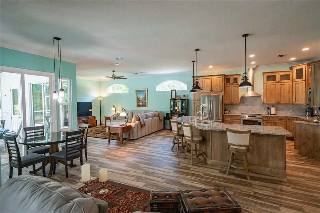 Active With Contract: $925,000 (4 beds, 3 baths, 2607 Square Feet)