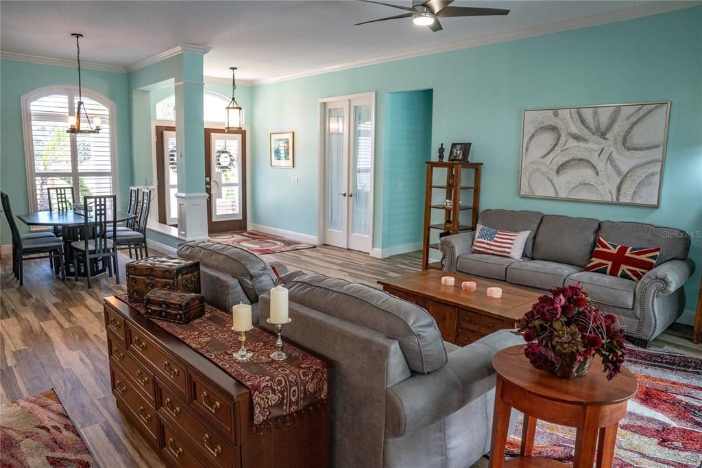 Active With Contract: $925,000 (4 beds, 3 baths, 2607 Square Feet)