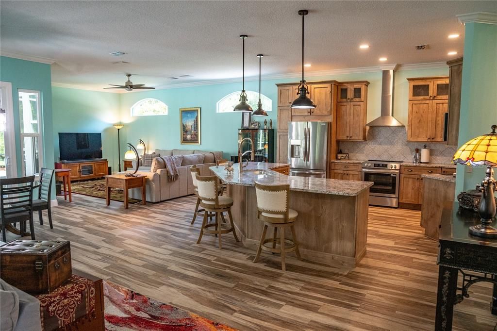 Active With Contract: $925,000 (4 beds, 3 baths, 2607 Square Feet)