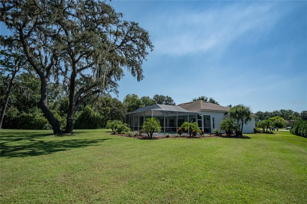 Active With Contract: $925,000 (4 beds, 3 baths, 2607 Square Feet)