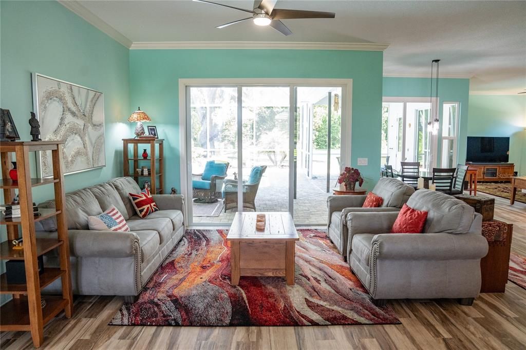 Active With Contract: $925,000 (4 beds, 3 baths, 2607 Square Feet)