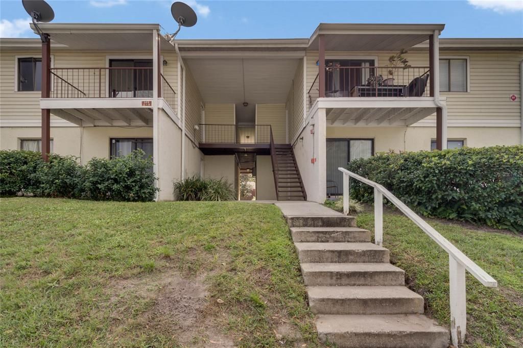 Recently Rented: $1,200 (1 beds, 1 baths, 785 Square Feet)