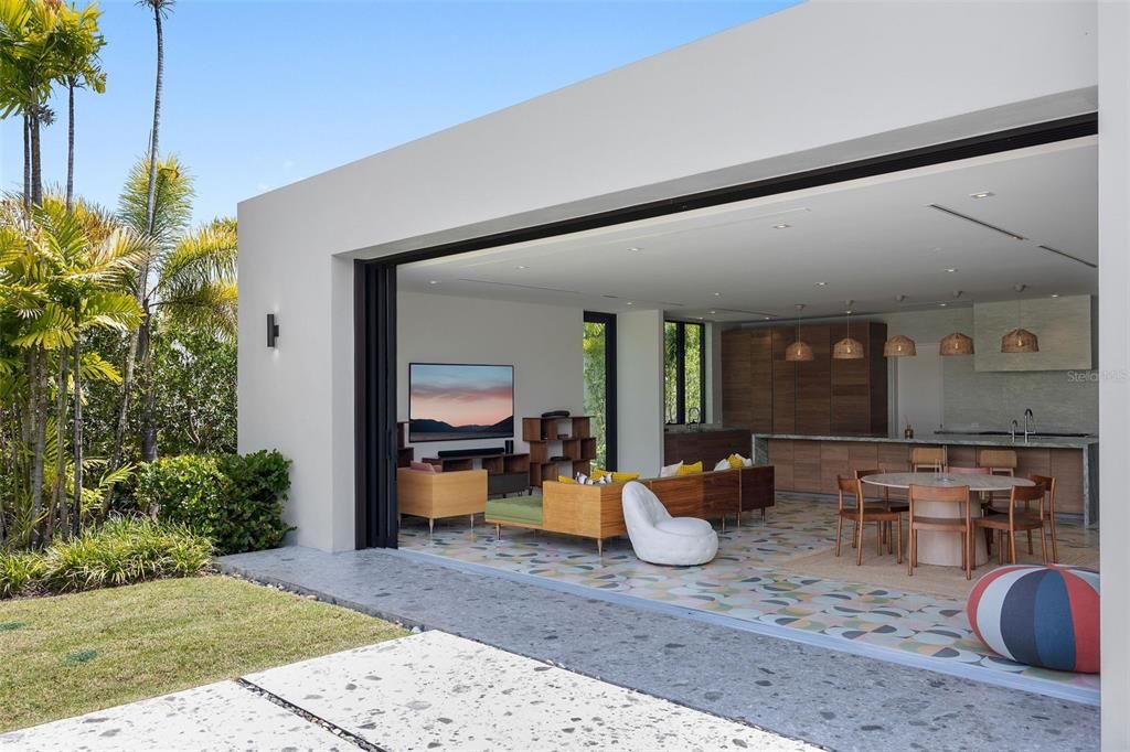 待售: $14,750,000 (8 贝兹, 8 浴室, 8881 平方英尺)