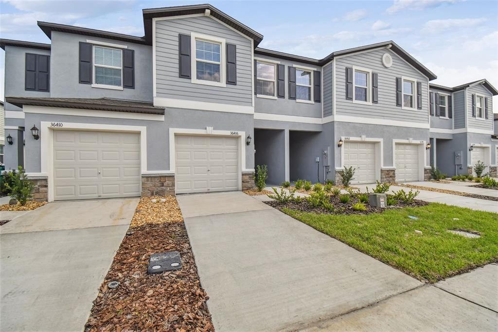 Recently Rented: $1,950 (3 beds, 2 baths, 1634 Square Feet)