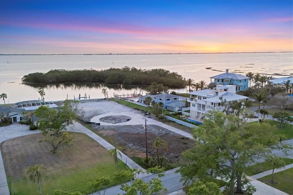 For Sale: $2,300,000 (0.76 acres)