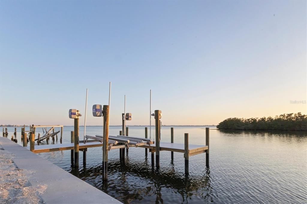 For Sale: $2,300,000 (0.76 acres)