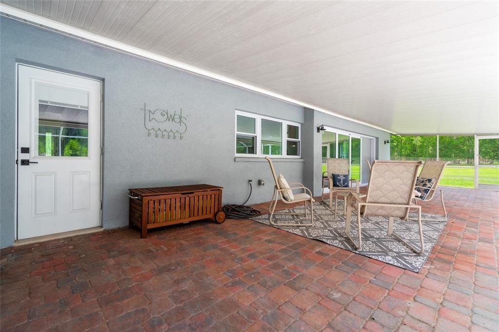 For Sale: $789,900 (4 beds, 3 baths, 2175 Square Feet)