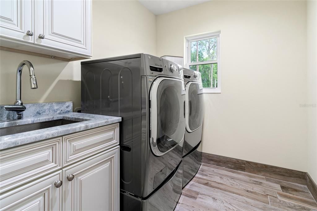 For Sale: $789,900 (4 beds, 3 baths, 2175 Square Feet)