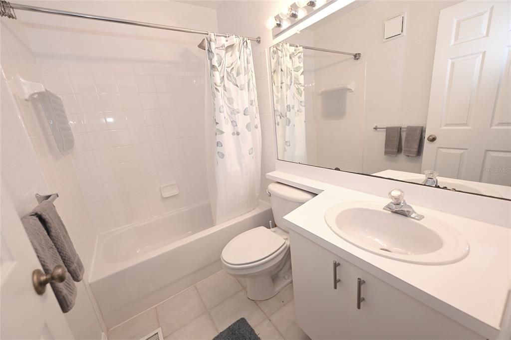 For Rent: $2,250 (2 beds, 2 baths, 1224 Square Feet)