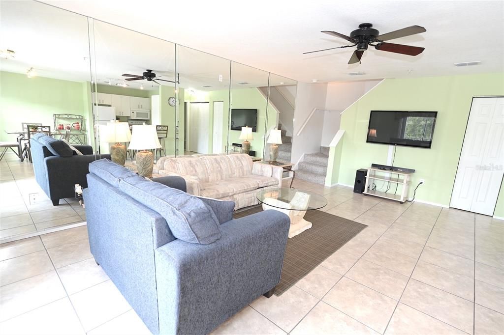 For Rent: $2,250 (2 beds, 2 baths, 1224 Square Feet)