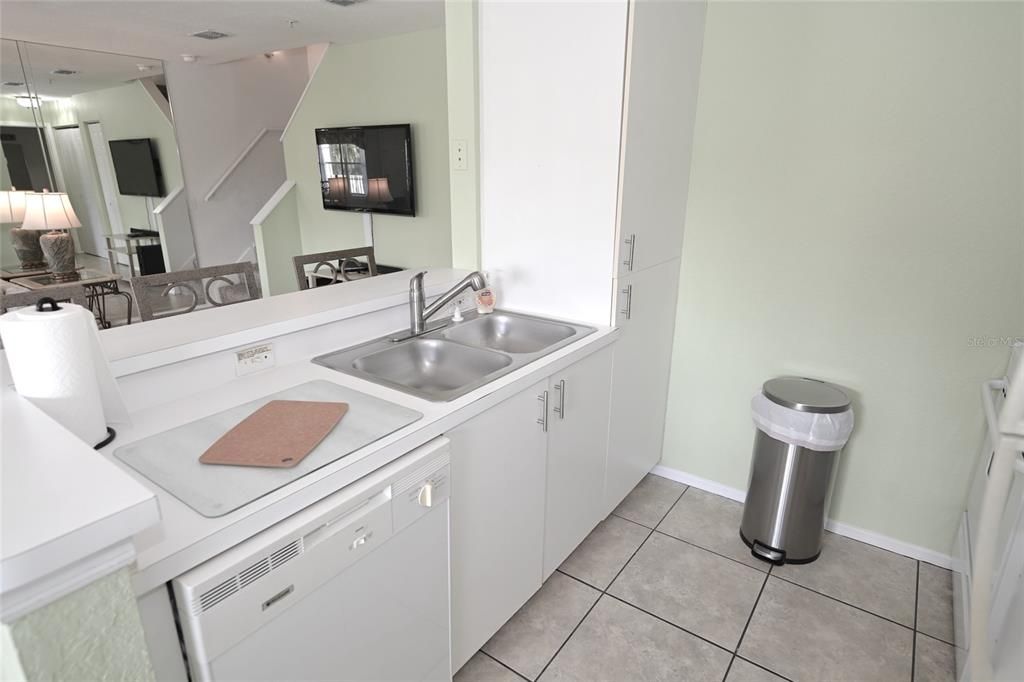 For Rent: $2,250 (2 beds, 2 baths, 1224 Square Feet)