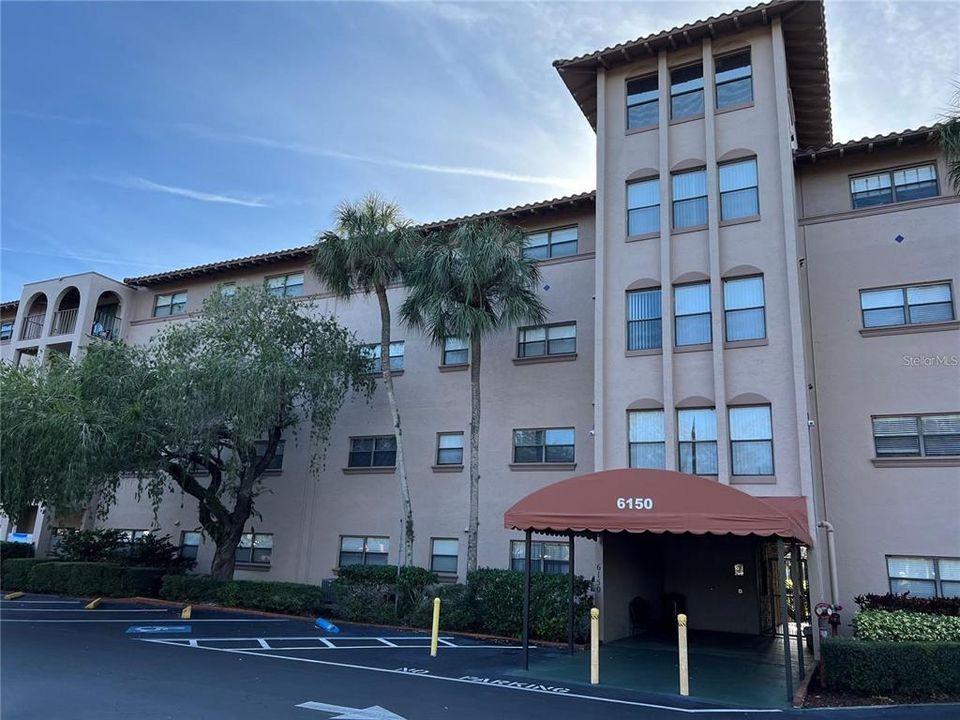 Recently Sold: $325,000 (2 beds, 2 baths, 1114 Square Feet)