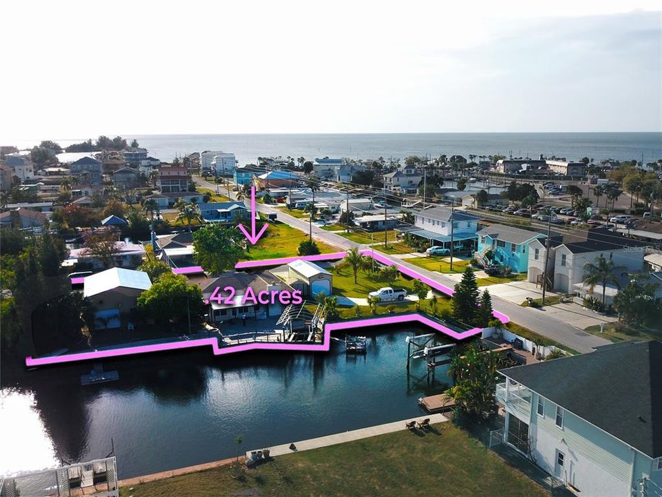 Approximate property lines (Not survey grade.)