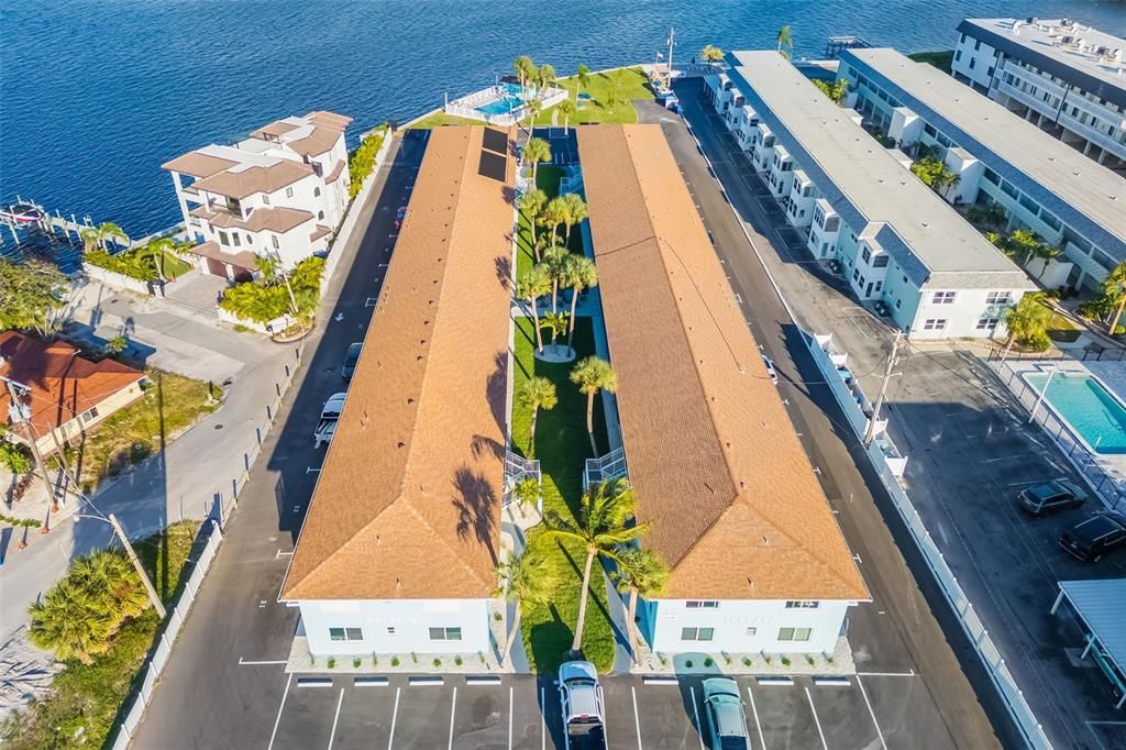 For Sale: $375,000 (1 beds, 1 baths, 594 Square Feet)