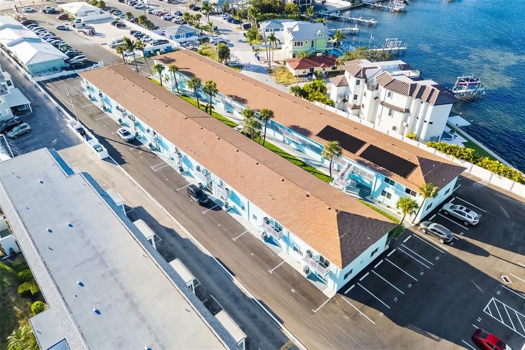 For Sale: $375,000 (1 beds, 1 baths, 594 Square Feet)