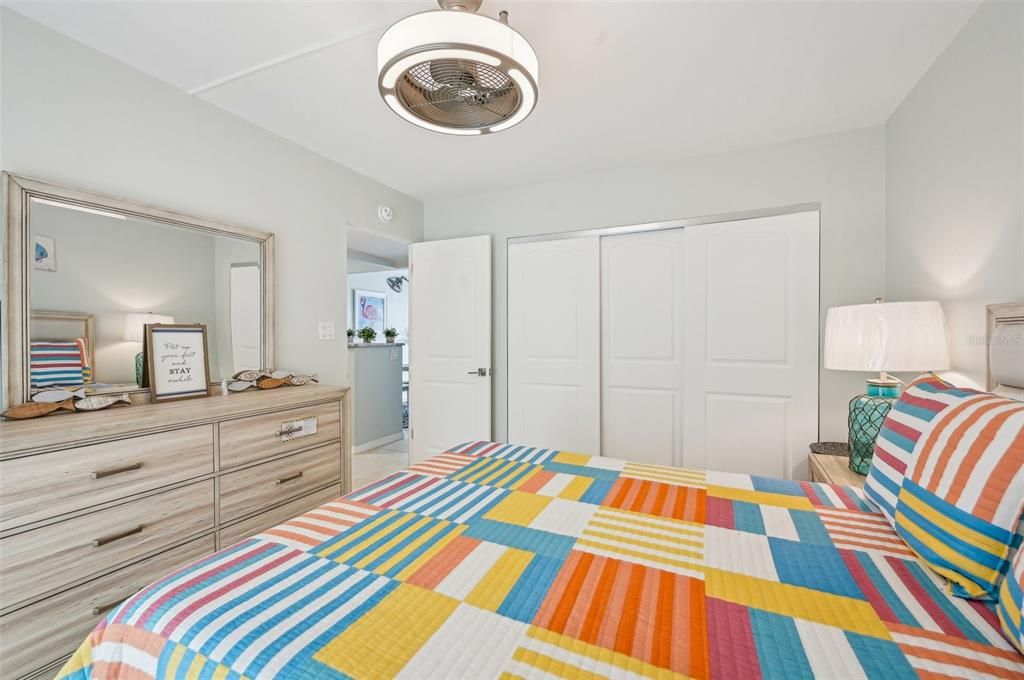 For Sale: $375,000 (1 beds, 1 baths, 594 Square Feet)