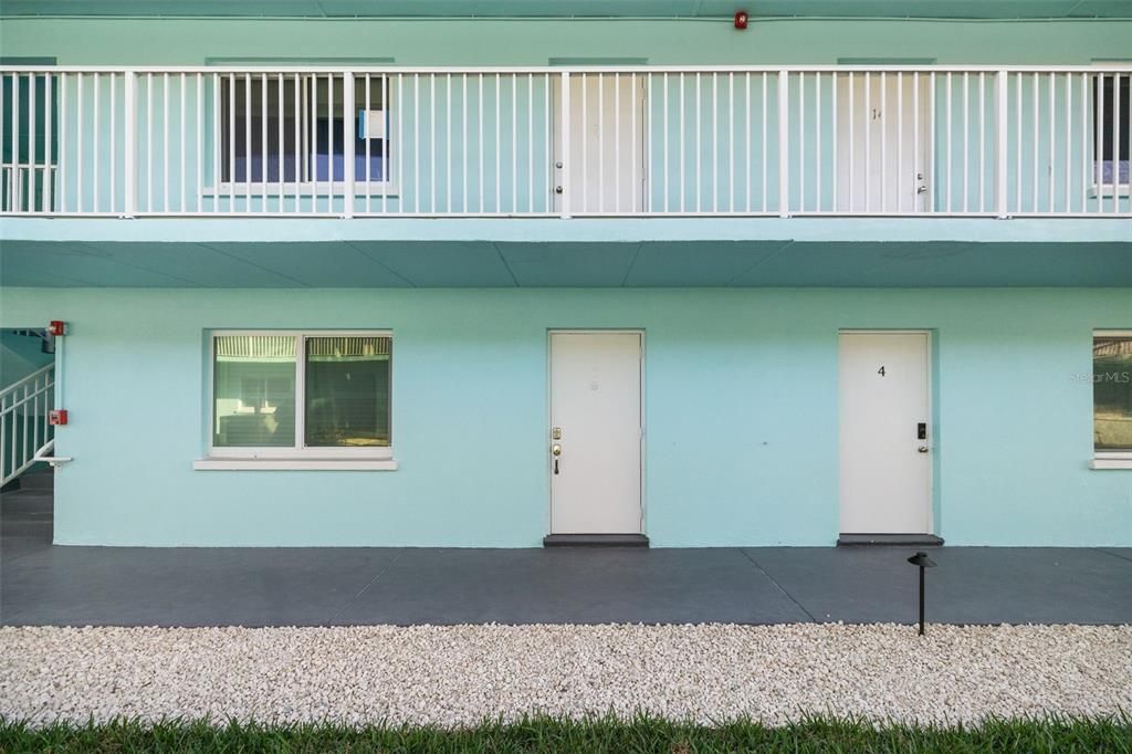 For Sale: $375,000 (1 beds, 1 baths, 594 Square Feet)