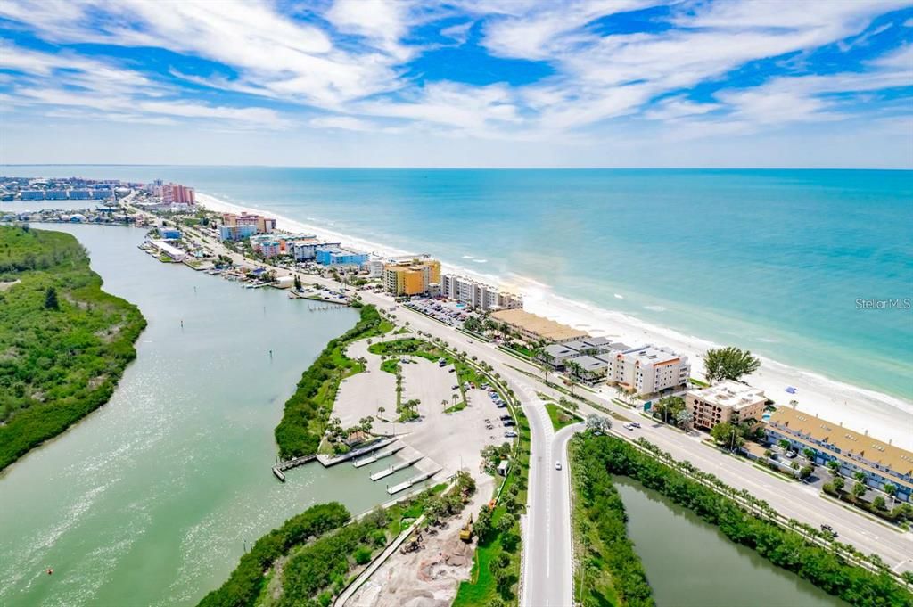 合同活跃: $4,500 (2 贝兹, 2 浴室, 990 平方英尺)