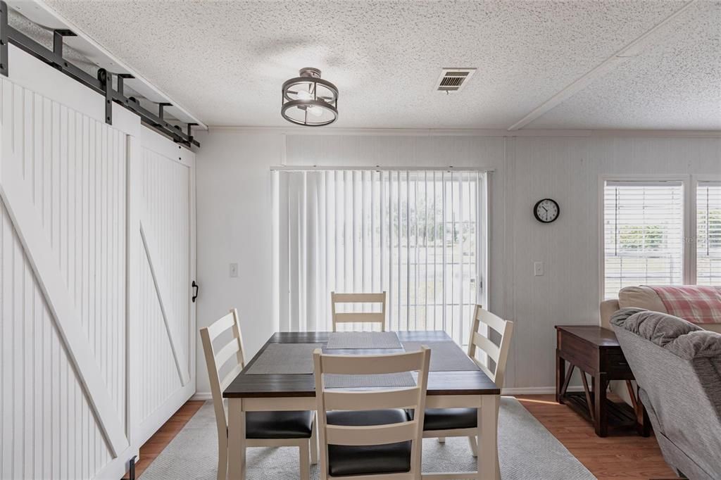 En Venta: $172,000 (2 camas, 2 baños, 920 Pies cuadrados)