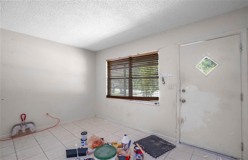 For Sale: $220,000 (3 beds, 2 baths, 1492 Square Feet)