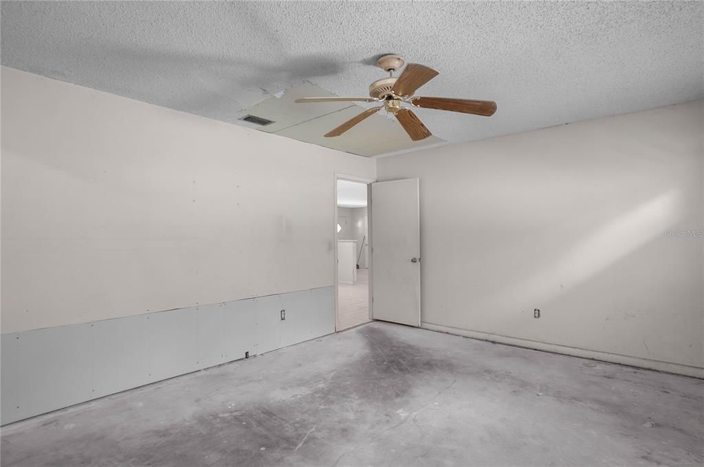 For Sale: $220,000 (3 beds, 2 baths, 1492 Square Feet)