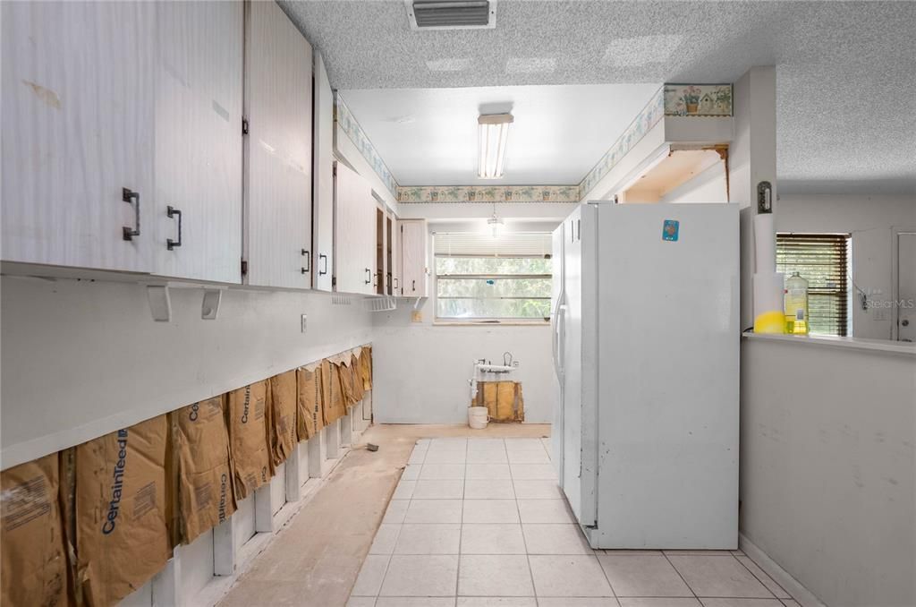 For Sale: $220,000 (3 beds, 2 baths, 1492 Square Feet)