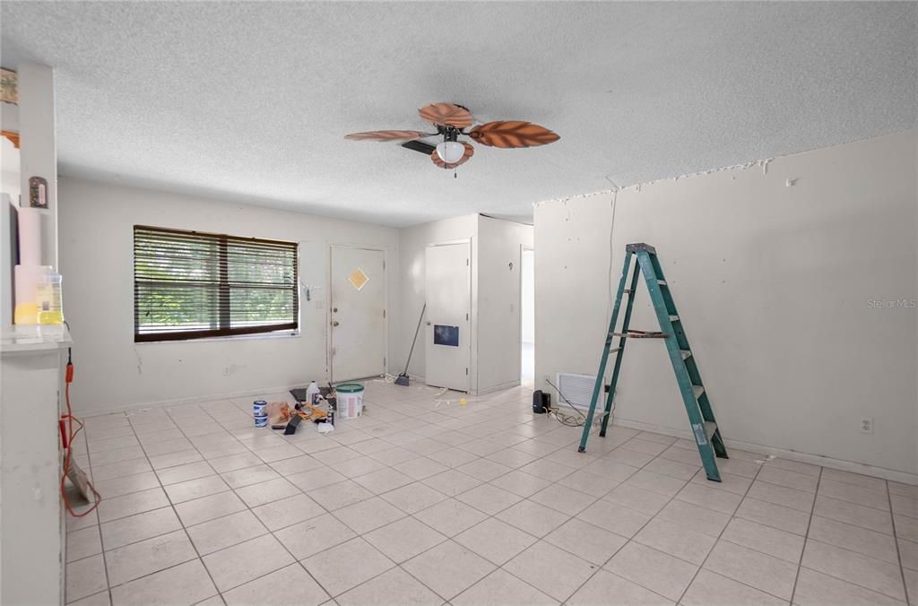 For Sale: $220,000 (3 beds, 2 baths, 1492 Square Feet)