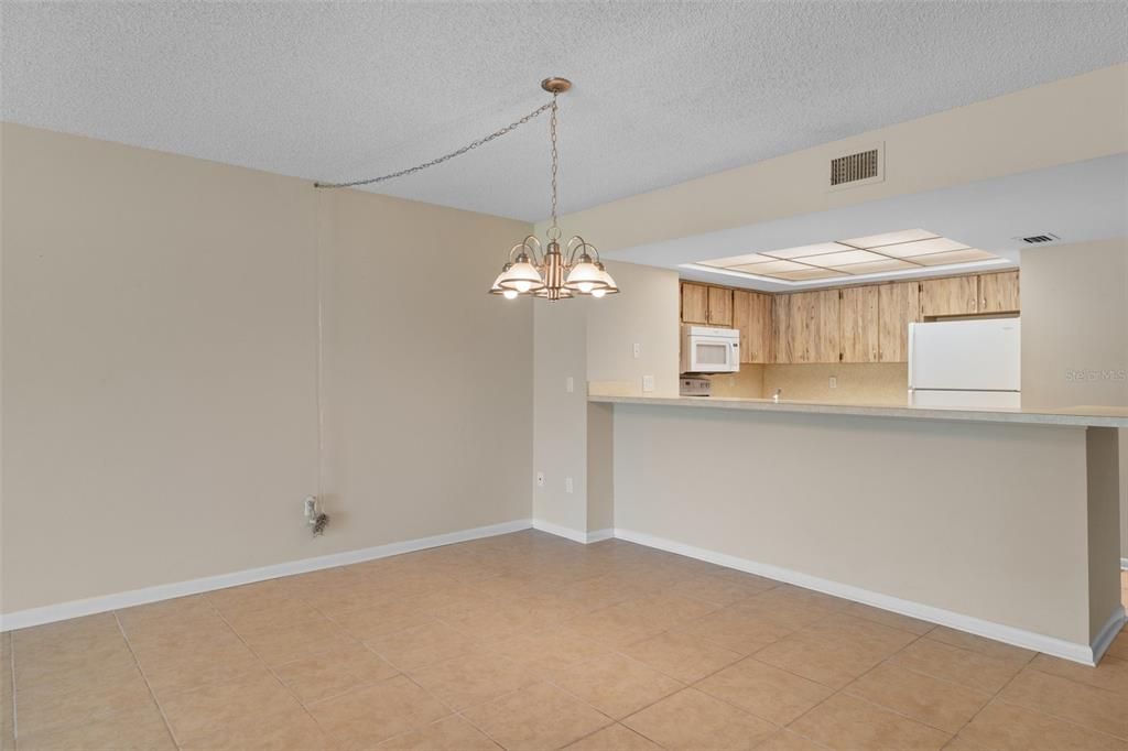 For Sale: $165,000 (2 beds, 2 baths, 1410 Square Feet)