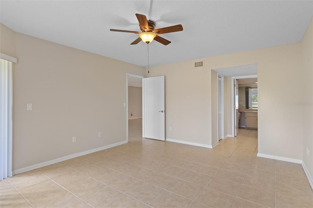 For Sale: $165,000 (2 beds, 2 baths, 1410 Square Feet)