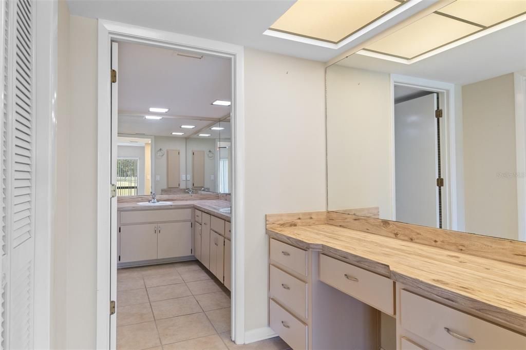 For Sale: $165,000 (2 beds, 2 baths, 1410 Square Feet)